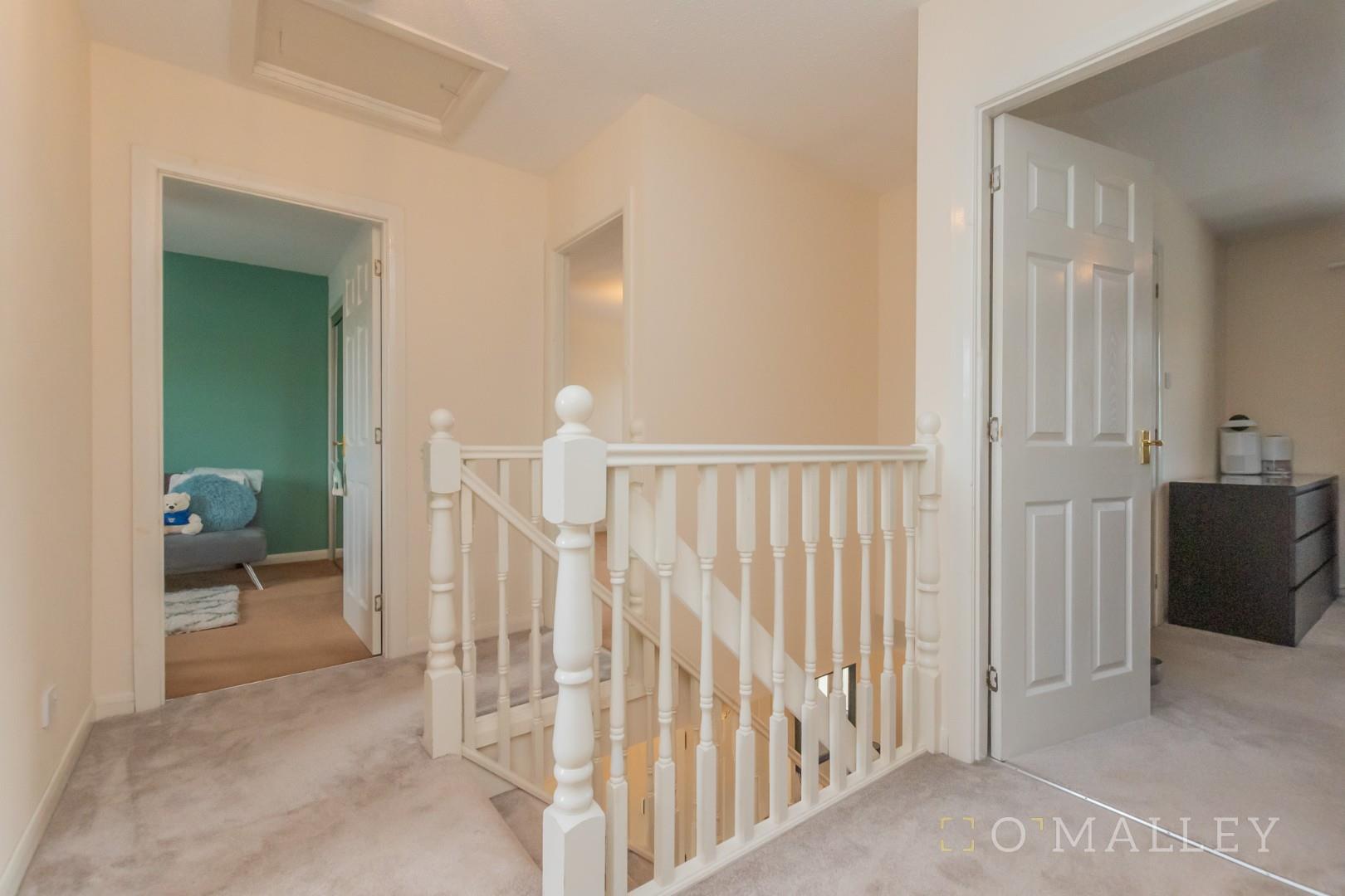 22. Upstairs Hallway.jpg